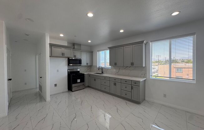 Newport Fontana