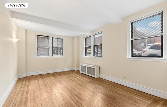 1225 PARK AVE