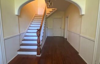 Studio, 1 bath, 500 sqft, $1,075, Unit 8