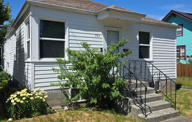 Charming Renton duplex - 2 bedroom and 1 bathroom rambler - $1695.00 Available NOW!
