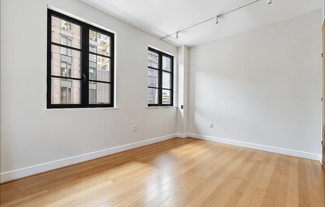 517 W 29 ST