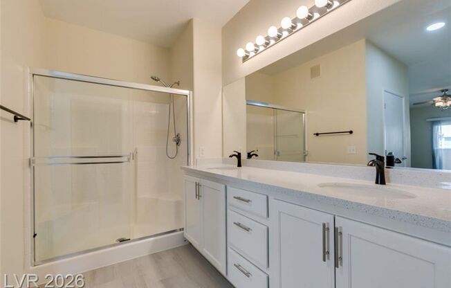 3 beds, 2 baths, $1,850, Unit # 3104