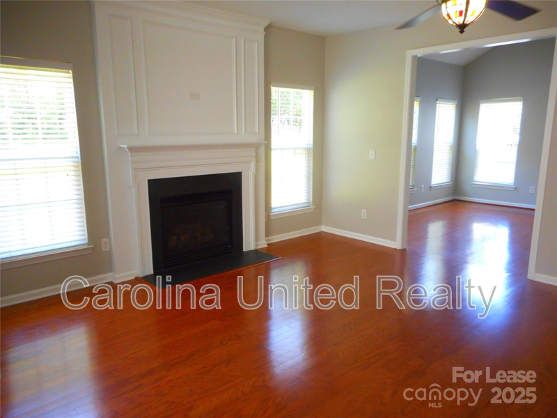 1018 FOUNTAINBROOK DR