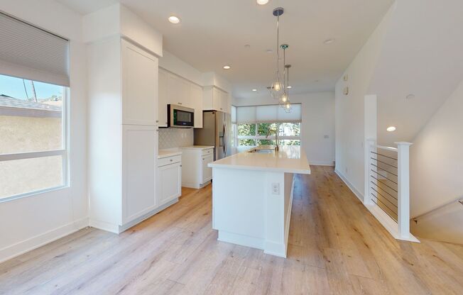 Modern 2 Bedroom 2.5 Bathroom Highland Park Luxury Condo for rent! Corner Unit.