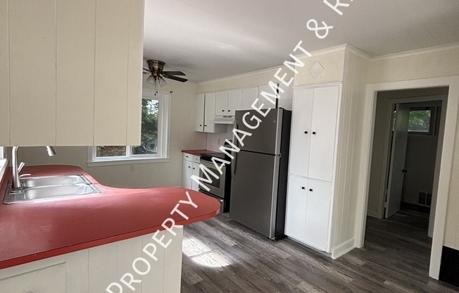 27 MONTCALM AVE