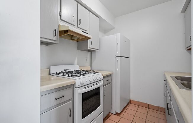 1 bed, 1 bath, 700 sqft, $699, Unit #304