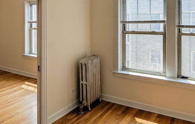 1 bed, 1 bath, 670 sqft, $1,635, Unit 1922-3
