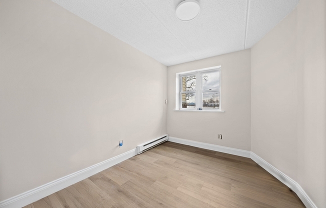 2 beds, 1 bath, 1,000 sqft, $2,827, Unit 6