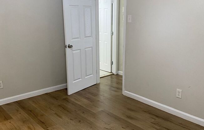 1 bed, 1 bath, 600 sqft, $975, Unit 112