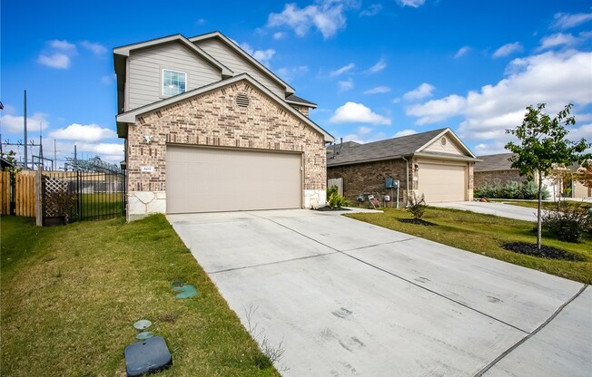 605 CALLAHAN LN