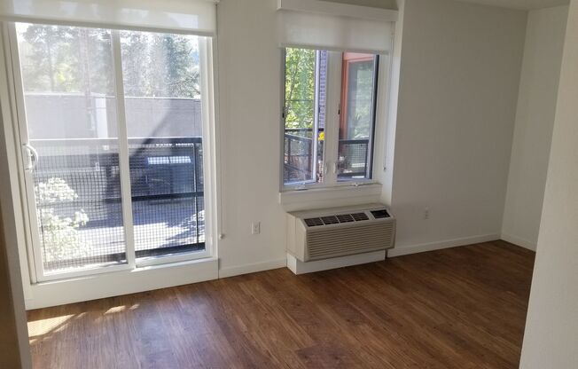 1 bed, 1 bath, 636 sqft, $1,692, Unit 210