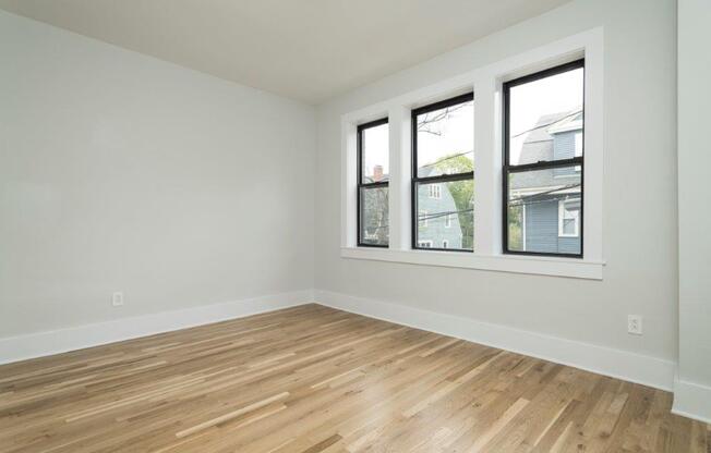 3 beds, 1 bath, 795 sqft, $3,850, Unit 6