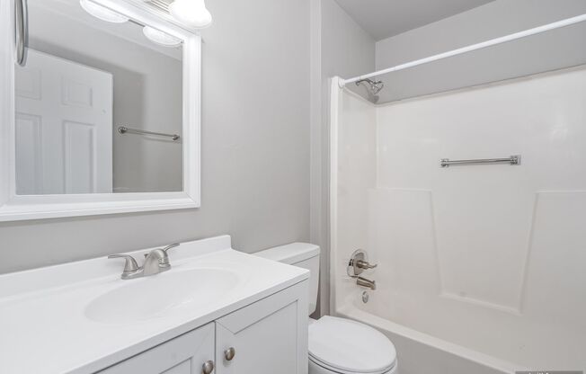 2 beds, 1 bath, 750 sqft, $1,049, Unit 2012V - G