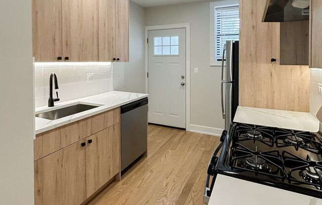 2 beds, 1 bath, 822 sqft, $2,550, Unit 1908-2
