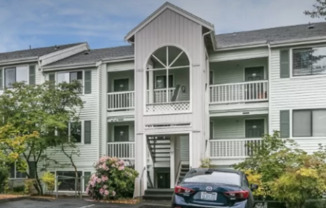Cozy 2 bedroom Condo in Kent