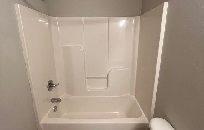 2 beds, 2 baths, $900, Unit 374E