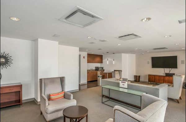 2 beds, 2 baths, 1,104 sqft, $4,200, Unit PH1N
