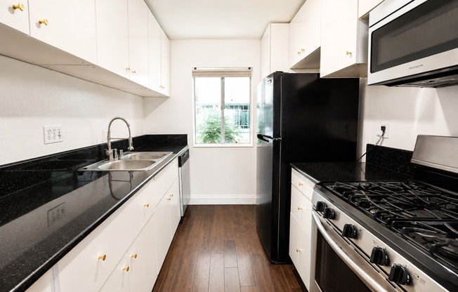 2 Bedroom + 2 Bath Condo in Winnetka