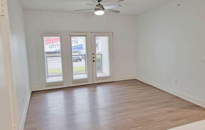 1 bed, 1 bath, 748 sqft, $2,035