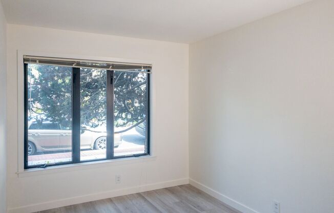 2 beds, 1 bath, $2,550, Unit 2