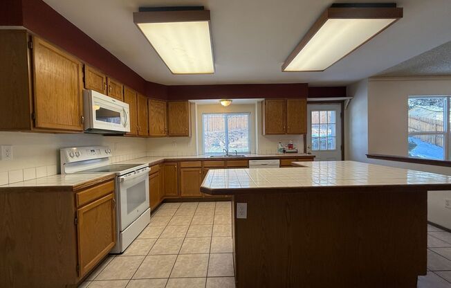 Beautiful Briargate Living: 5 Bedrooms, Walk-In Closets & 5-Piece Suite