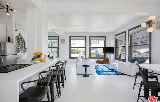 1 bed, 1 bath, 1,040 sqft, $2,750, Unit 502