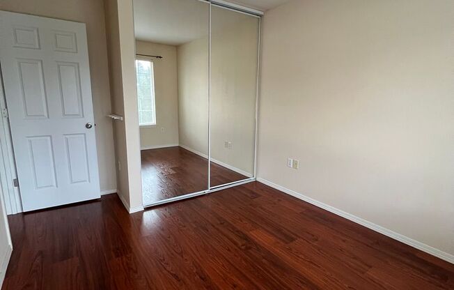 3 beds, 2.5 baths, $2,695, Unit # #F 1