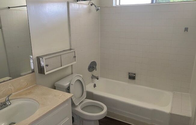 1 bed, 1 bath, $1,950, Unit 14