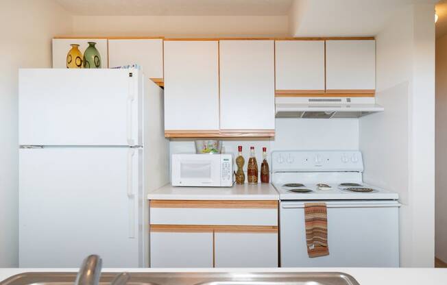 Kitchen with white interior at Oates Estates Apartments, Dothan, AL, 36303