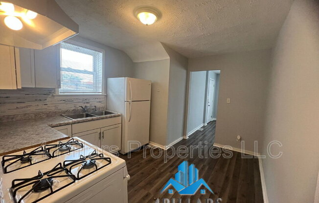 1311 E COLUMBUS DR