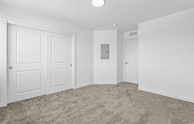 2 beds, 2 baths, 880 sqft, $1,599, Unit 660-102