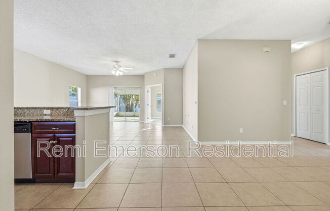 208 WOODBURY PNES CIR