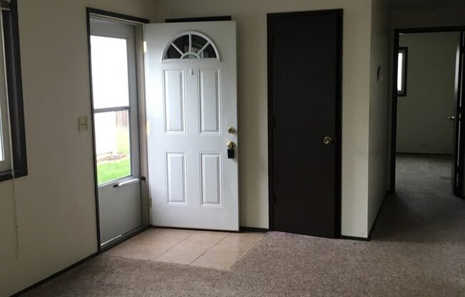 2 beds, 1 bath, 882 sqft, $1,550