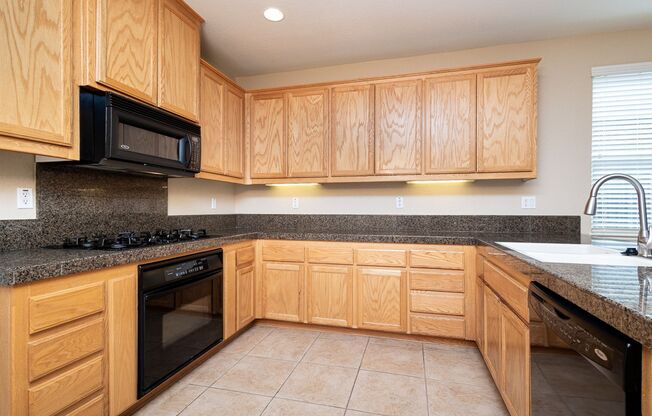 Spacious Folsom Parkway Home Near The Back of a Court
