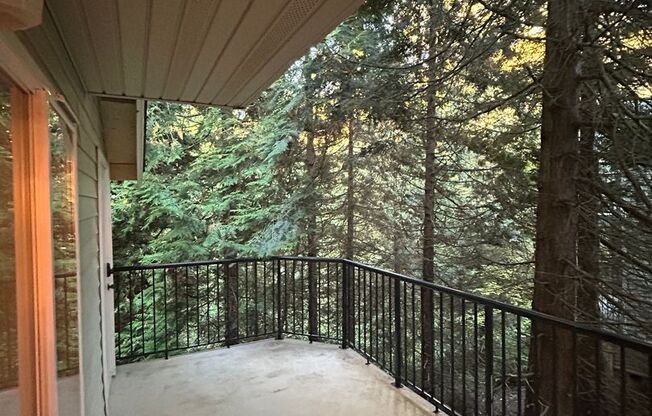 3 Bed, 2.5 bath Townhome w/1-car garage in Highland Park neighborhood of Renton, $3,150/mo.