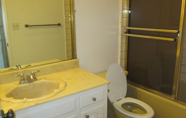 2 beds, 2 baths, $2,750, Unit # 401