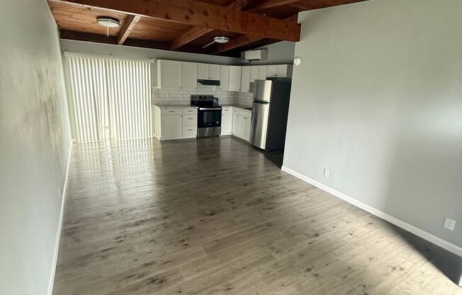 1 bed, 1 bath, 625 sqft, $1,200, Unit 11