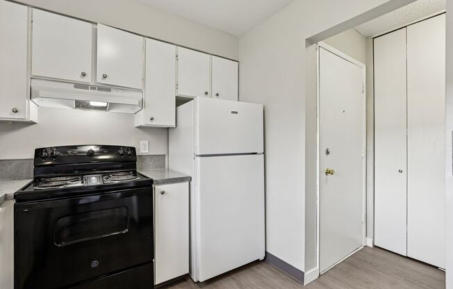 2 beds, 1 bath, 987 sqft, $1,499, Unit 06