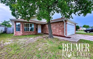 Beautiful 3bd/2ba home in the lovely Emerald Shores Subdivision