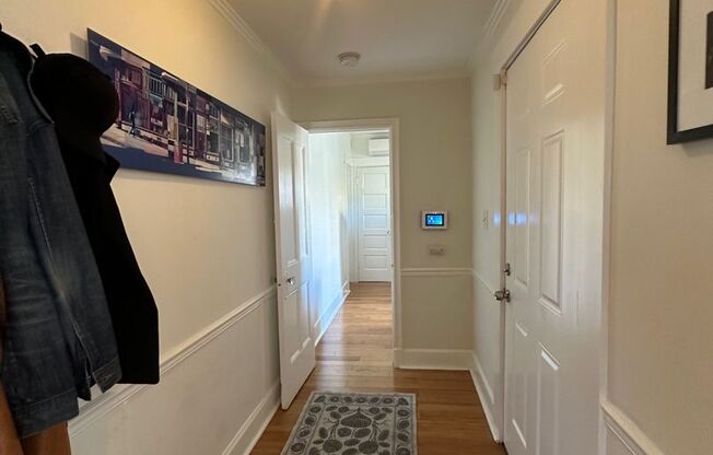 2 beds, 1 bath, $4,000