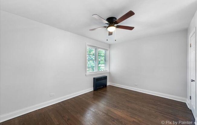 3 beds, 1 bath, 950 sqft, $2,125, Unit 2715-2