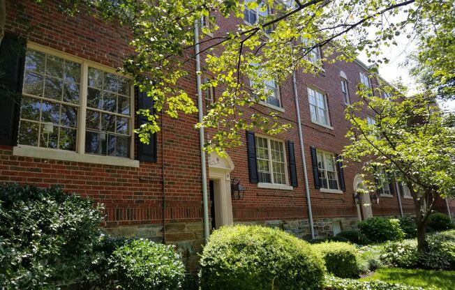 2 beds, 1 bath, 900 sqft, $2,700, Unit Alexandria Apartment Associates LLC-ALAPTS-MV012