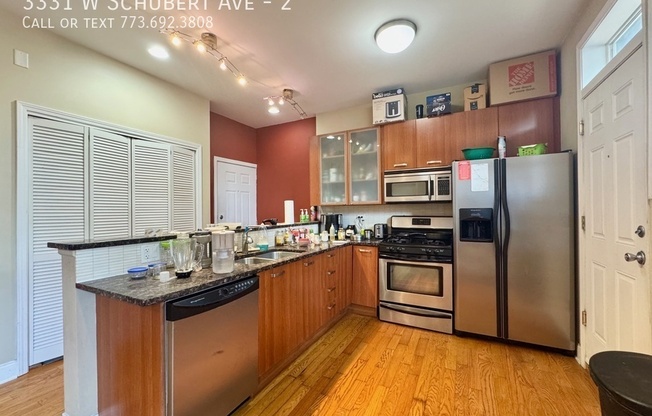 3331 W Schubert Ave