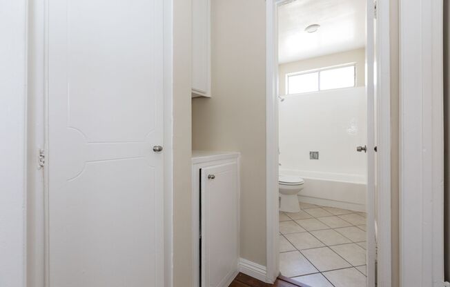 Studio, 1 bath, 475 sqft, $1,595, Unit 06