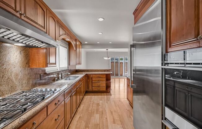 Beautiful 3 bed 2.5 bath townhome in Millbrae