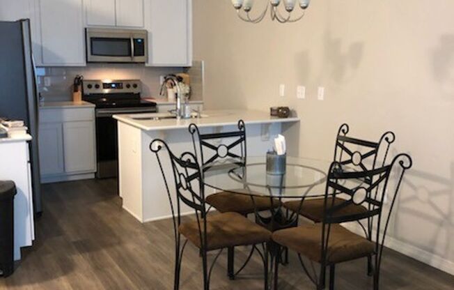 Beautiful 3 bed, 3 bath Townhome in West Windsor!