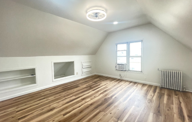 27 NEWARK BAY CT