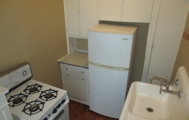 Studio, 1 bath, 520 sqft, $685, Unit T3