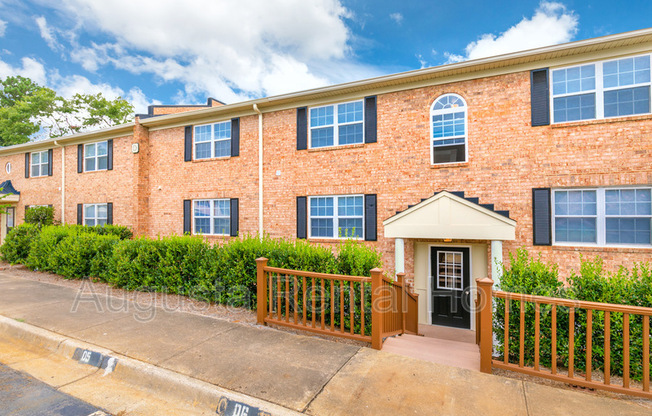 2905 Arrowhead Drive - D9