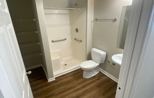 2 beds, 1 bath, 1,000 sqft, $1,250, Unit 102